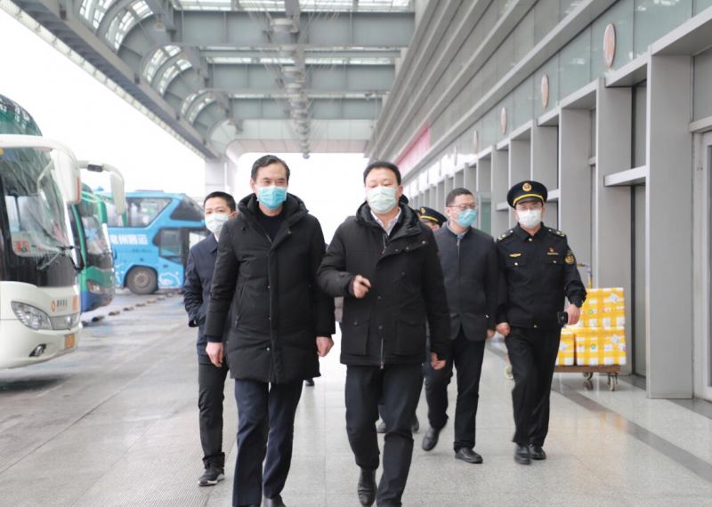 局領(lǐng)導(dǎo)至常州汽車站開展節(jié)前一線服務(wù)窗口走訪和安全、防疫督查